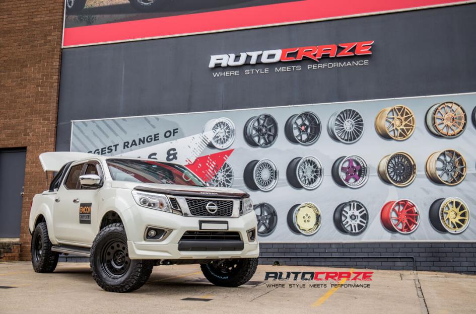 NISSAN NAVARA D HOLE BLACK